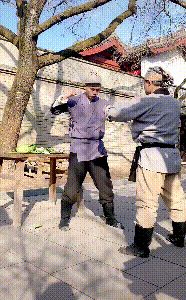 7031d2c9c6d14c64883482a8093bb350.gif